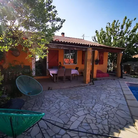 Vila With Pool Near Sea And Garrigue