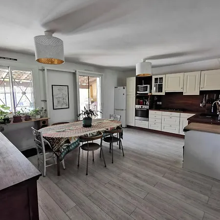 Villa With Pool Near Sea And Garrigue